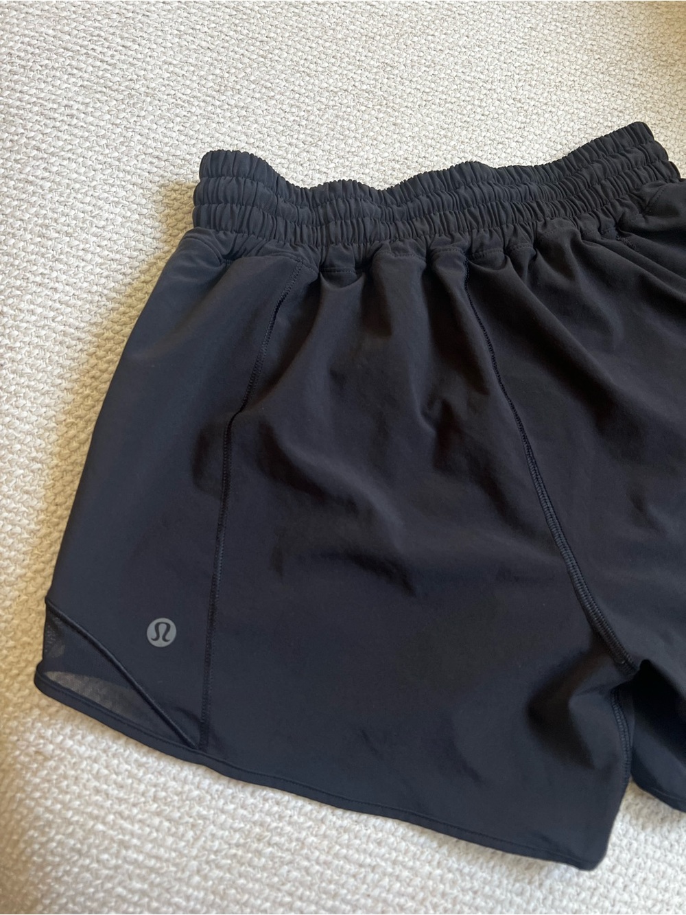 Lululemon hot hotty shorts black women 4